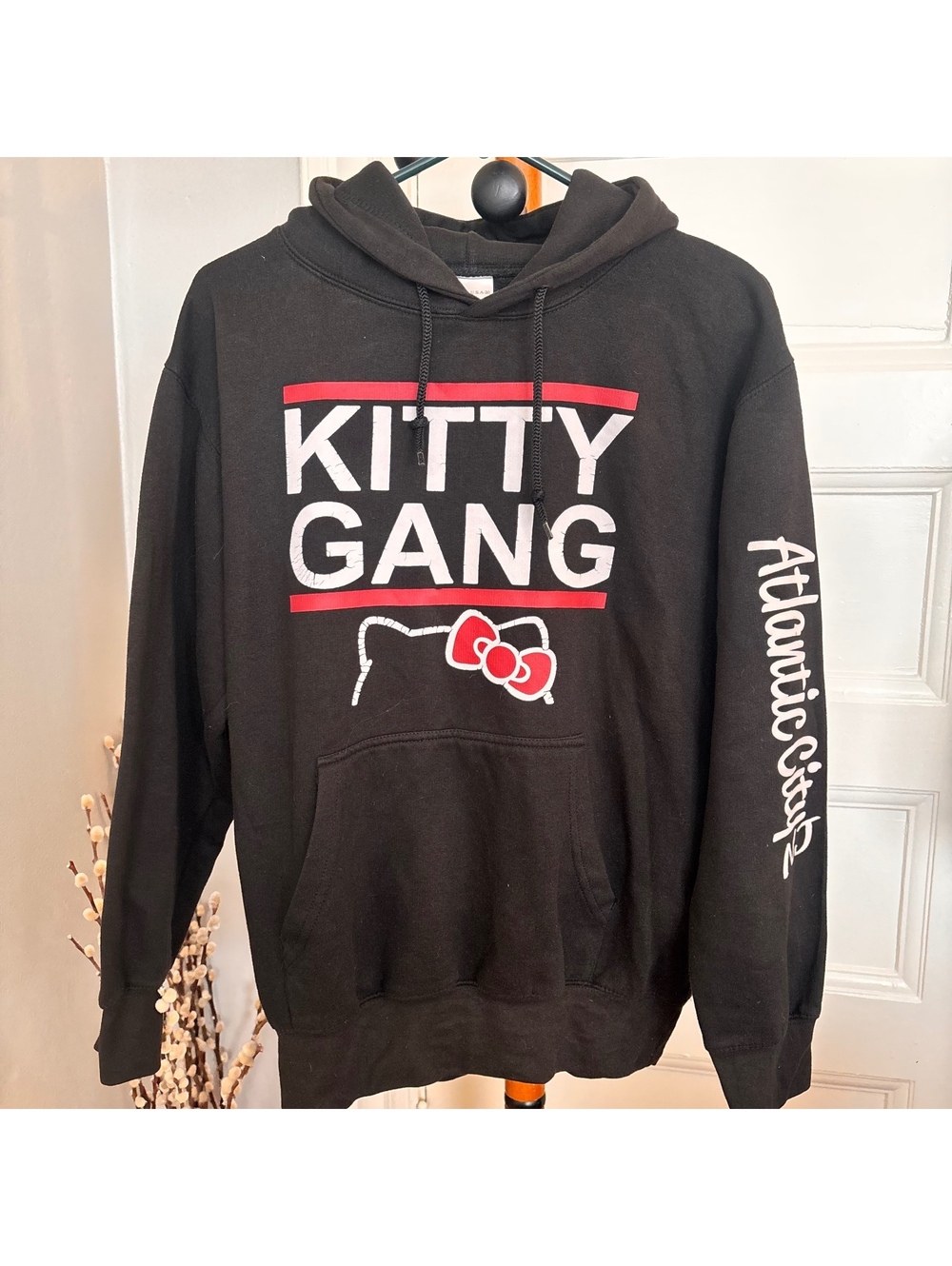 Vintage Black Kitty Gang Hoodie with Atlantic City Sleeve Print, Size Large